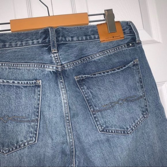 Lucky Brand Jeans Sienna Slim Boyfriend Size  6 US Medium Wash Denim Distressed‎ - Picture 8 of 8